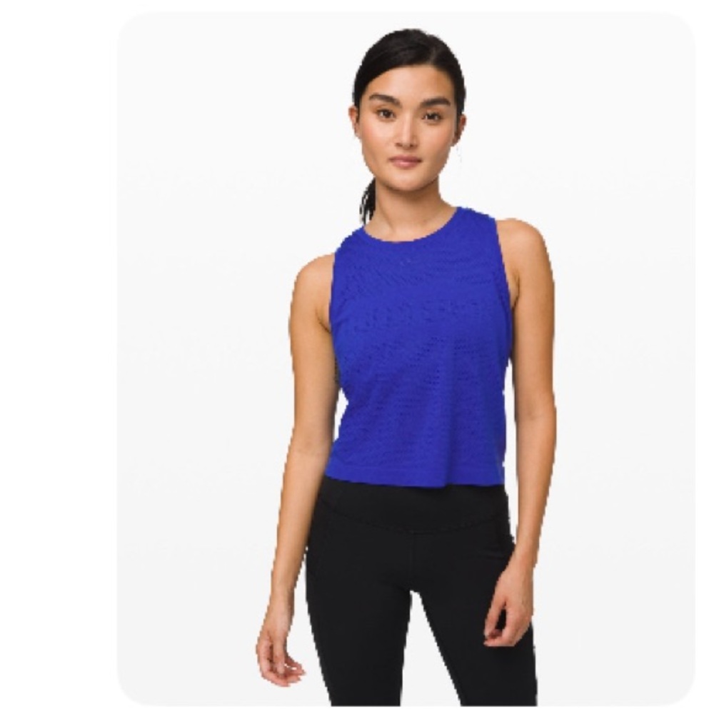 Lululemon Breeze By Muscle Crop Tank Top
Blue/jet stream
Size 10
